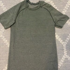 lululemon Men’s Green Striped Short Sleeve dry fit athletic shirt